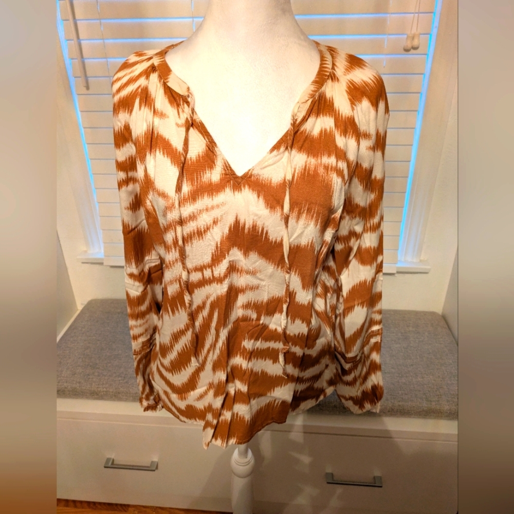 Candace Cameron Bure printed blouse